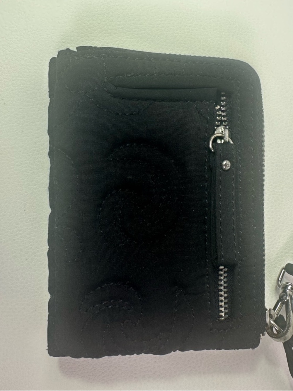 Pre-owner Vera Bradley Quilted Black Trifold Wallet/Wristlet Black/Silver - Picture 3 of 5